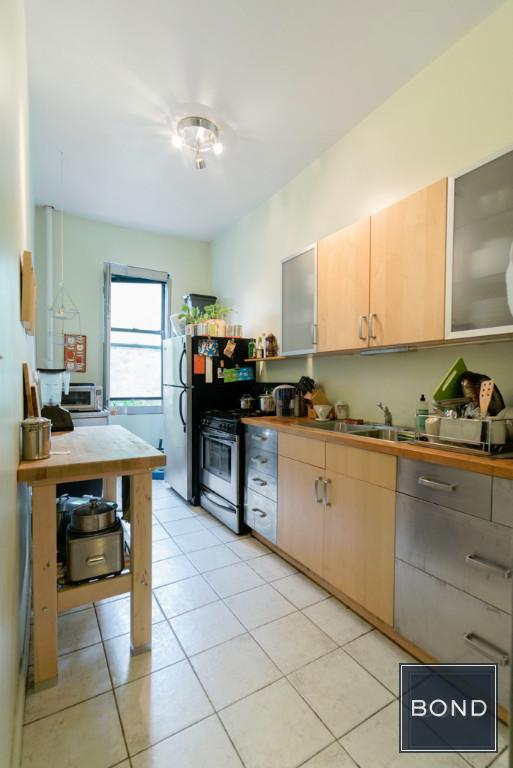 Building Photo - 236 S 3rd St