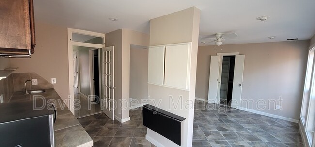 Building Photo - 7418 Fair Oaks Ave