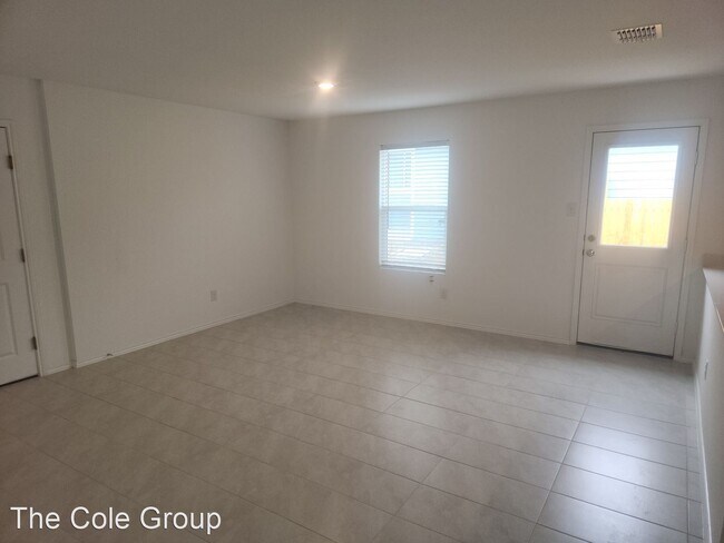 Building Photo - 3 br, 2 bath House - 2629 Kingsman Dr