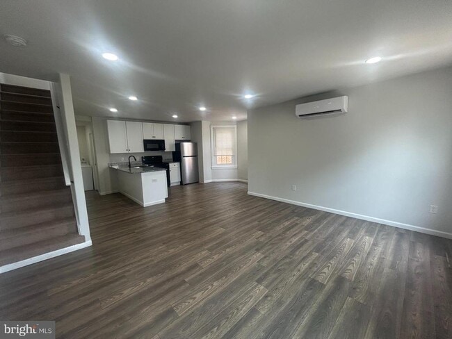 Building Photo - 127 Haws Ave