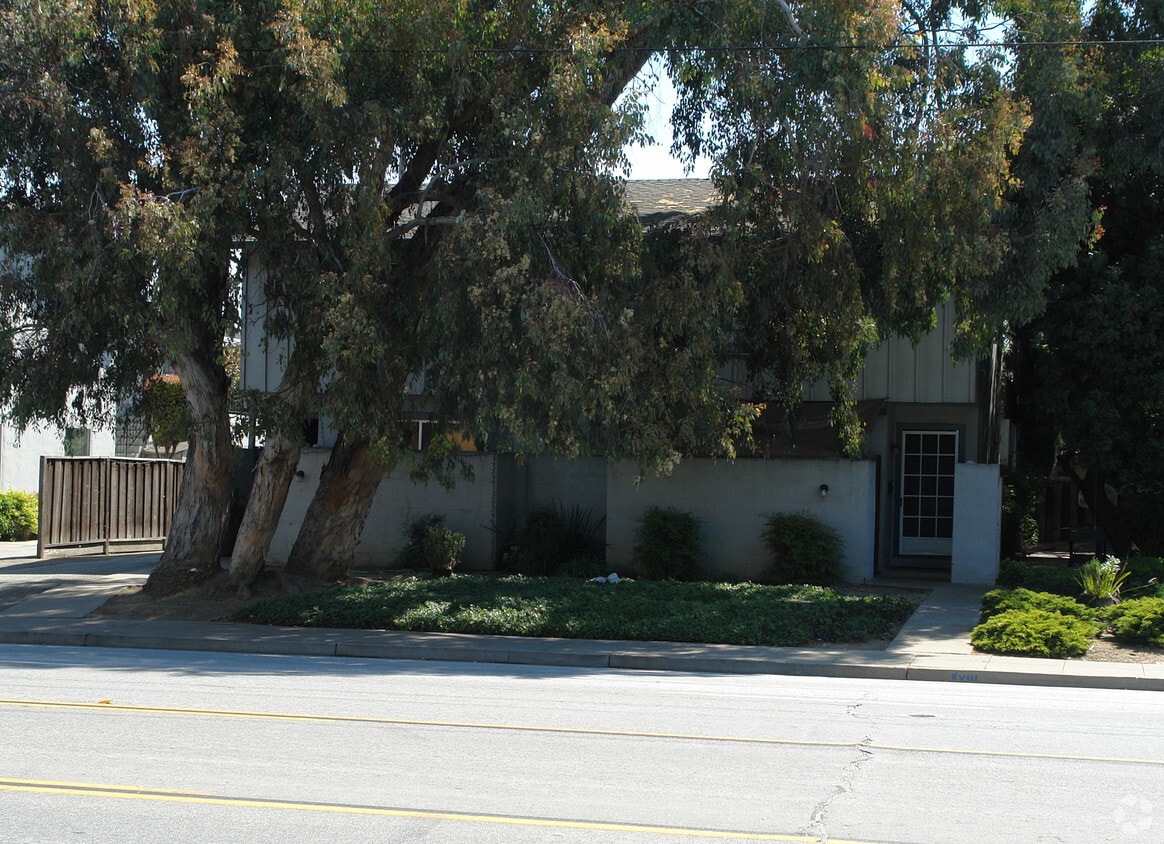 Building Photo - 630 Hollenbeck Ave