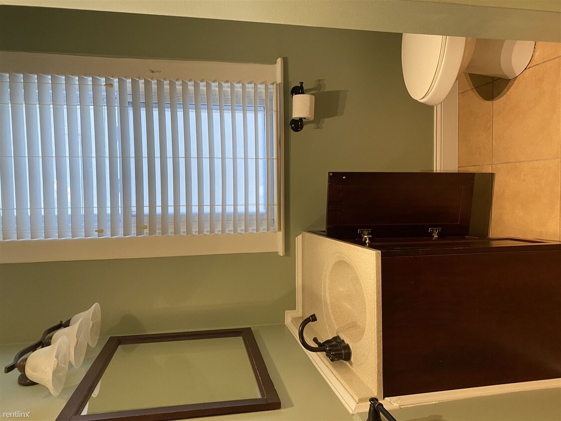 1902 Bonnycastle Ave, Louisville, KY 40205 Townhouse for Rent in