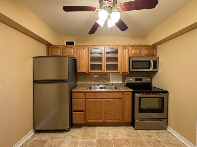 Foto del edificio - 7337 S South Shore Dr