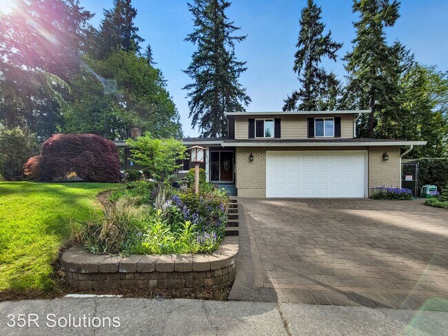 Building Photo - 4 br, 3 bath House - 2817 182nd Ave NE