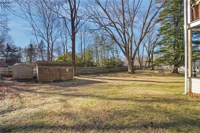 Foto del edificio - 35 W Wrentham Rd