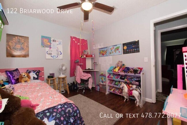 Foto del edificio - 122 Briarwood Dr