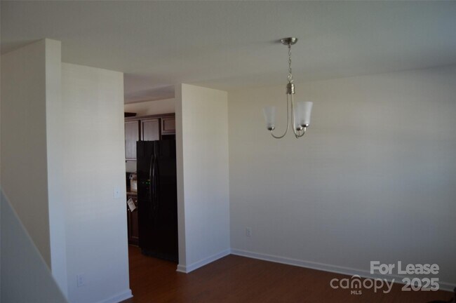 Foto del edificio - 117 Quail Springs Rd