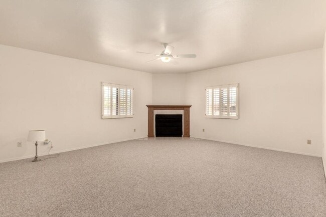 Building Photo - 7880 S Ave De Pina
