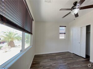 Building Photo - 1000 Aspen Cliff Dr