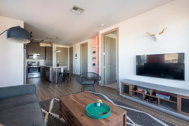 Foto del edificio - 555 N College Ave