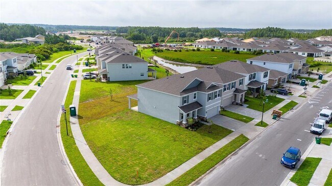 Building Photo - 2560 Warren Acrs Blvd