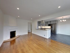Building Photo - 2167 40th Ave