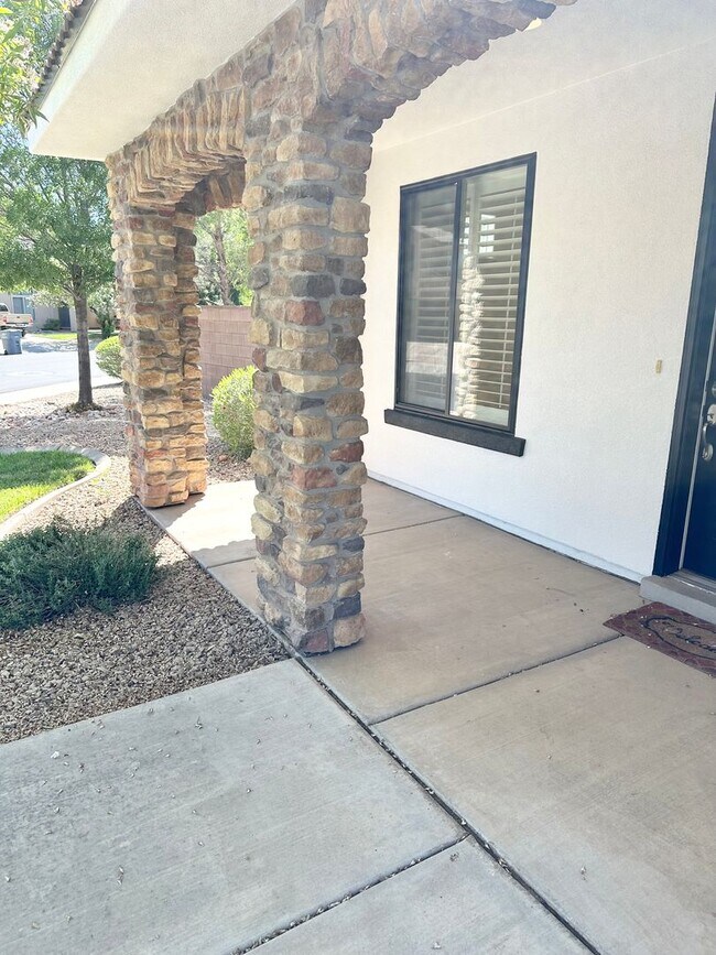 Foto del edificio - Stunning Hidden Valley Home! Price Reduced!