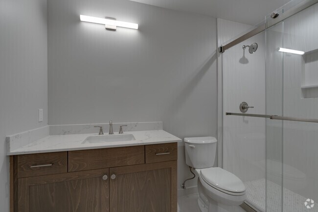 2 habitaciones, 2 baños - 750 pies cuadrados - Baño - Elk Run Village