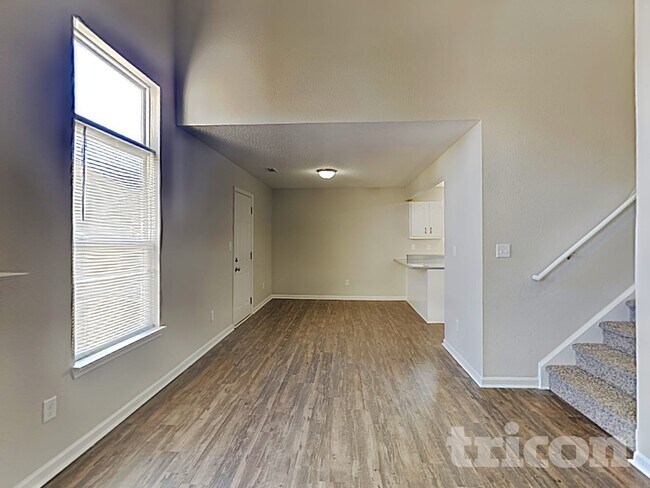 Building Photo - 7321 Kimble Dr