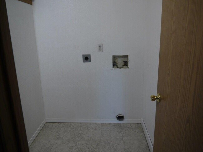 Foto del edificio - Saint James Rd. Property