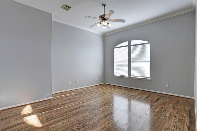 Foto del edificio - 1637 Sutton St