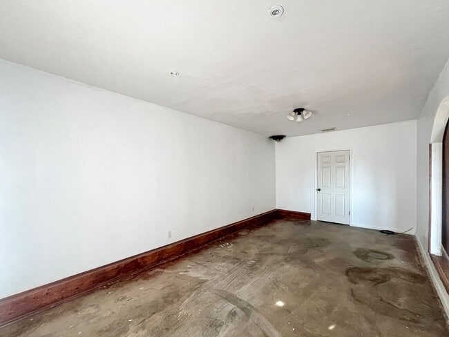 Building Photo - 1736 N Penasco Dr