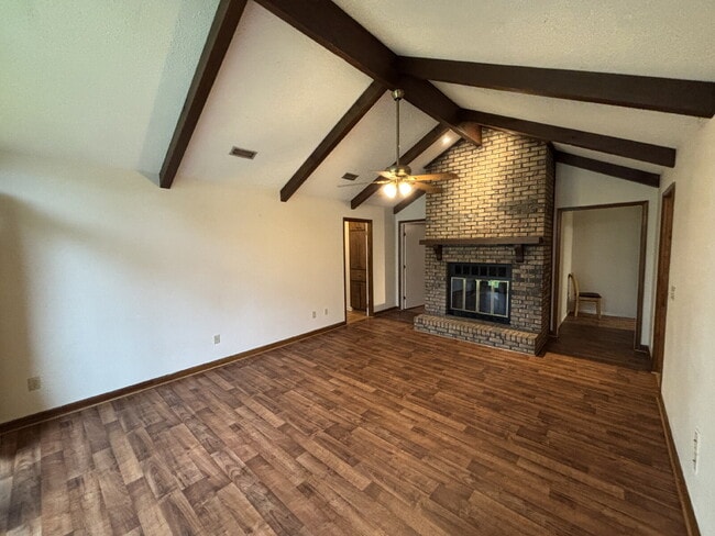Building Photo - FOR RENT in Dothan, AL!!
