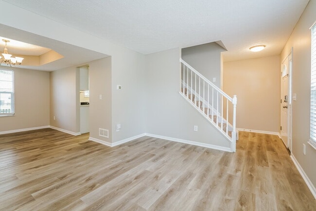 Building Photo - 3180 Drake Ave