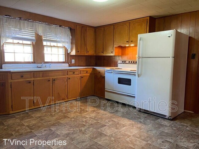 Building Photo - 2 br, 1 bath House - 8511 Vaughn St.