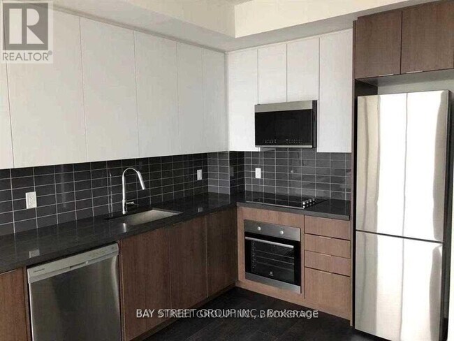 Photo du bâtiment - 297 Oak Walk Dr