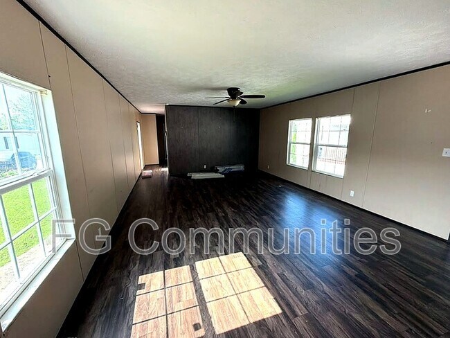 Foto del edificio - 112 Cloverleaf Ct
