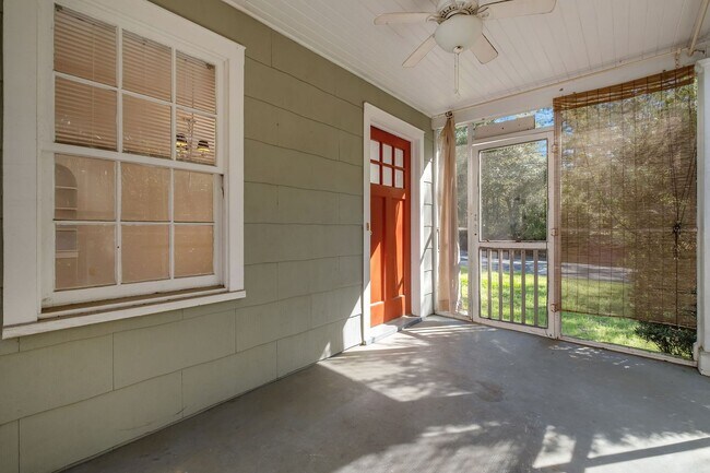 Foto del edificio - Charming Midtown Apartment