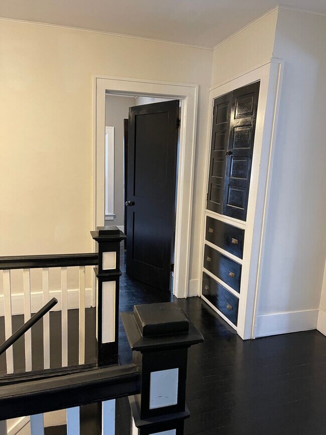 Building Photo - Nicely Remodeled 3beds/2bath House in Fern...