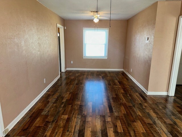 Foto del edificio - 5425 Bataan Rd