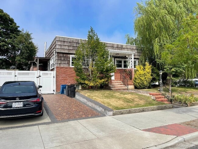 Building Photo - 265 Edwards Blvd