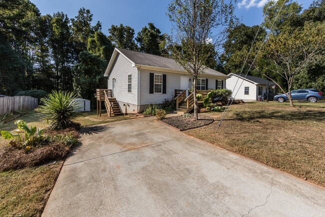 Building Photo - 814 King Arthur Dr