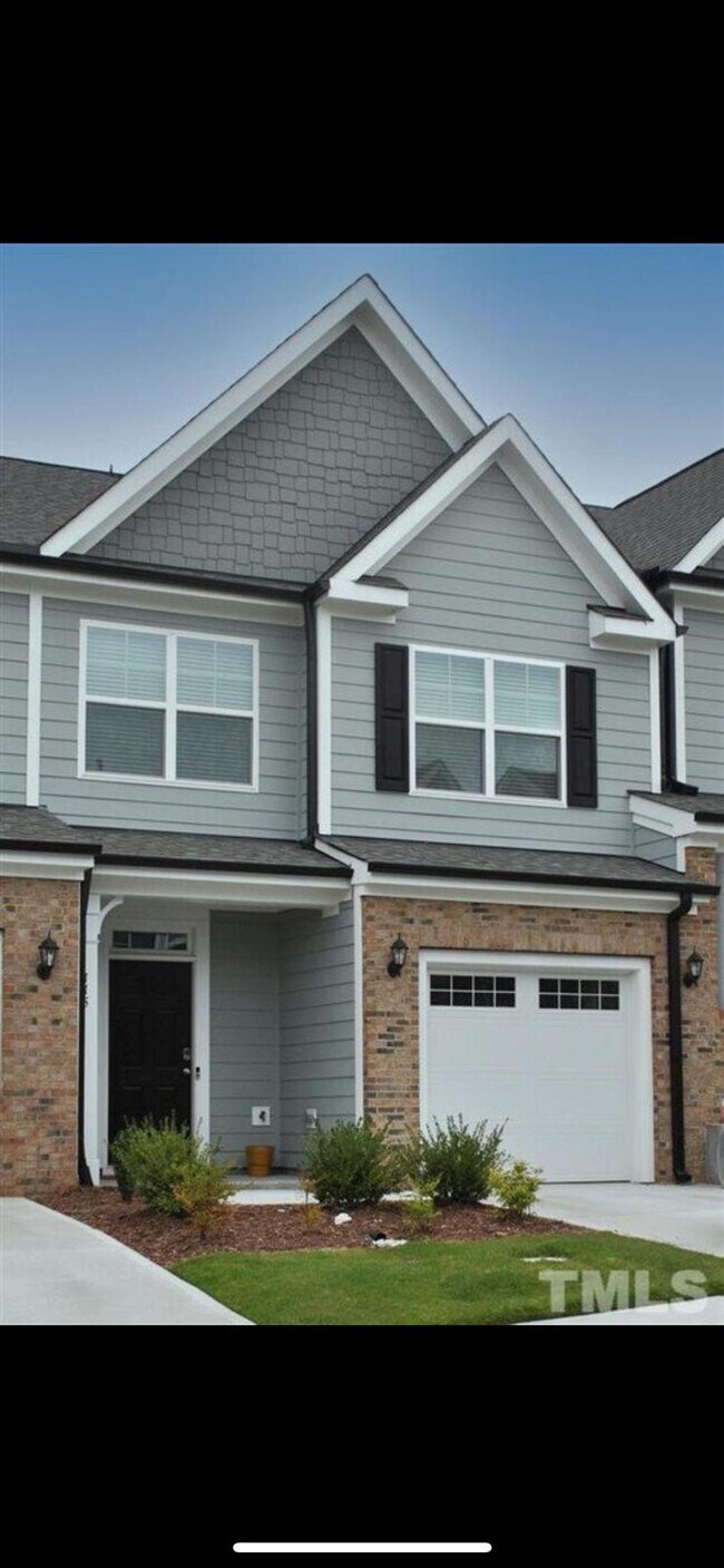 Foto del edificio - 4222 Fayetteville Rd