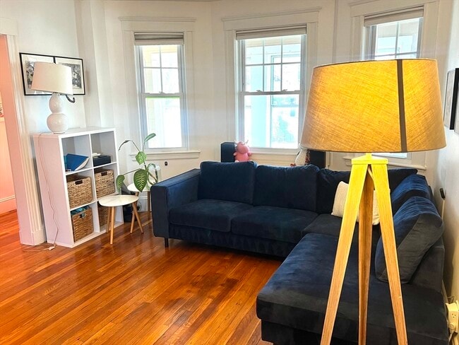 Building Photo - 52 Ralph St