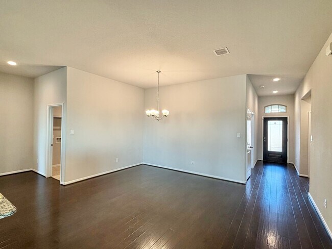 Foto del edificio - 4619 Grigio Pines Dr