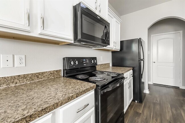 Building Photo - 5902 Golden Cove Rd