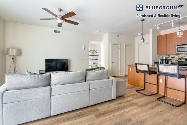 Building Photo - 3001 Esperanza Crossing