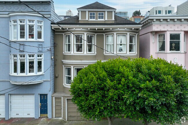 Alternate exterior - 2327 Green St