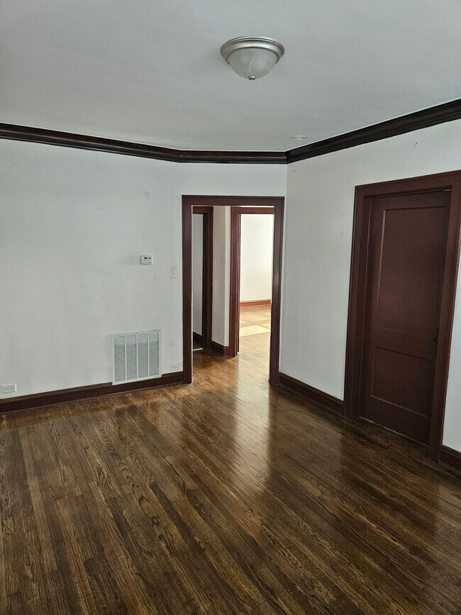 Foto del edificio - 1745 W 89th St