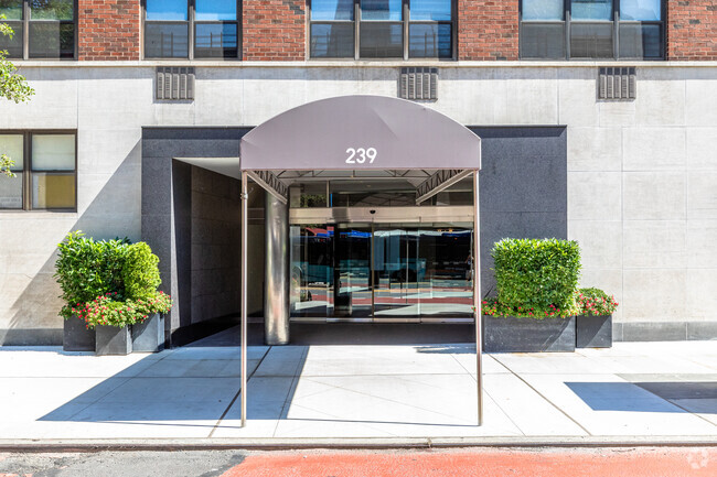 Foto del edificio - 1523-1535 Second Ave