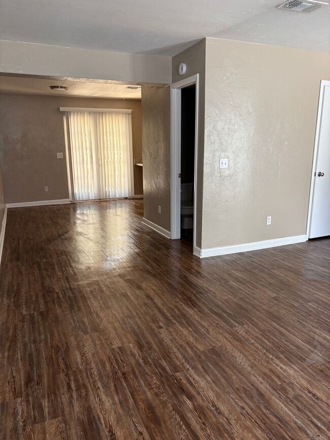 Building Photo - 2 story townhouse near TMH!!!