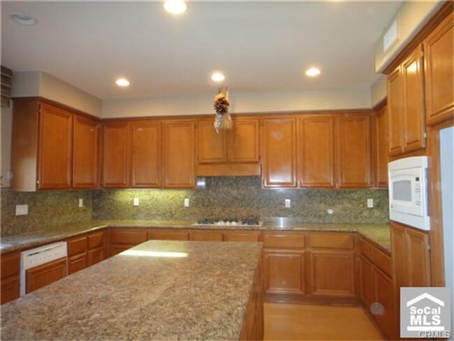 Building Photo - Gorgeous 5 bedroom Anaheim Hills home for lease with pool and views!