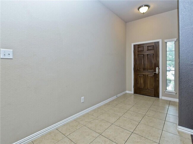 Building Photo - 512 Cameron Cove