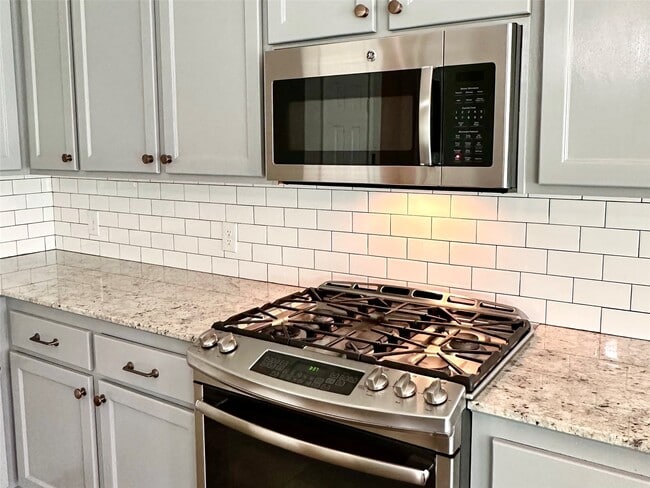 Building Photo - 3126 Ivy Bend Dr