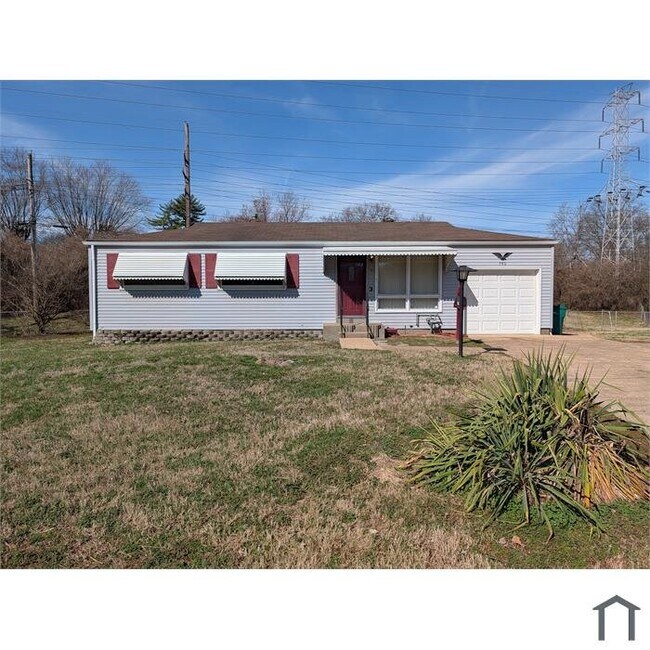 Building Photo - 750 Kelvin Dr