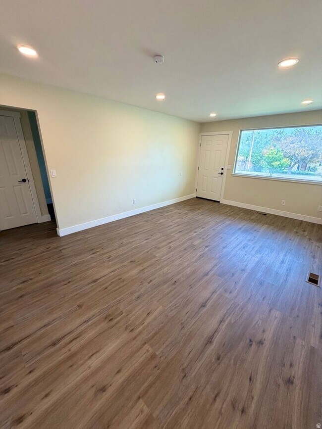 Foto del edificio - Modern & Updated Living in the Heart of Draper