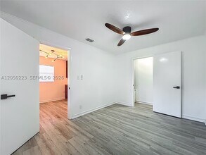 Building Photo - 8781 LAKESHORE Dr