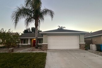 Building Photo - 2360 Valley View Rd