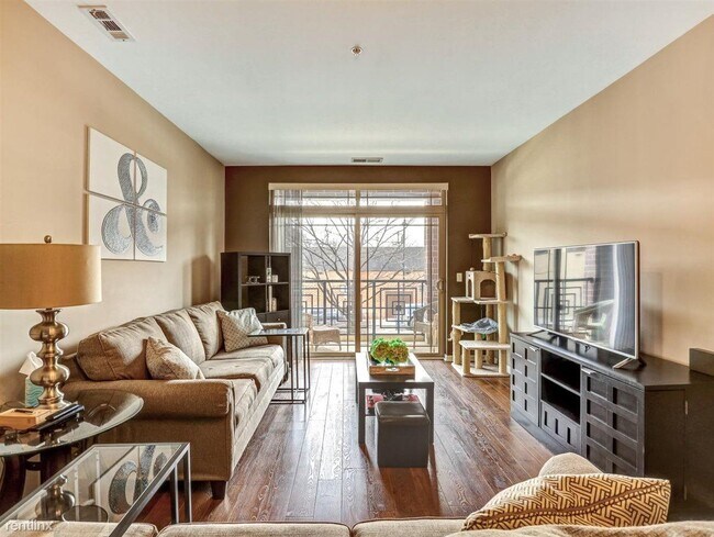 Foto del edificio - 1 br, 1 bath Condo - 6436 Roosevelt Rd
