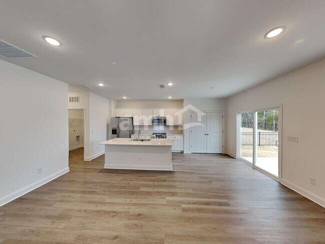 Building Photo - 5006 Twin River Dr